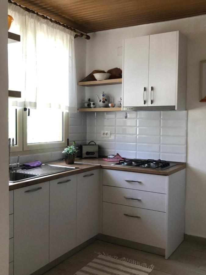 Готель Olive House. Вльора Екстер'єр фото