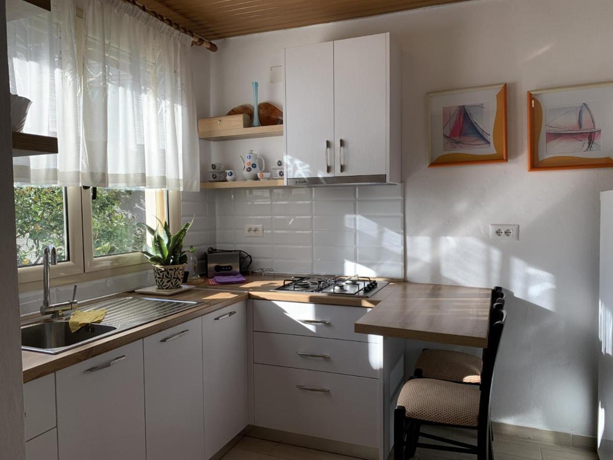 Готель Olive House. Вльора Екстер'єр фото